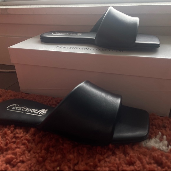 Brand new Italian handmade black leather square toe sandals. - Picture 3 of 3